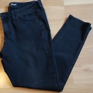 UNIVERSAL THREAD Skinny Jean